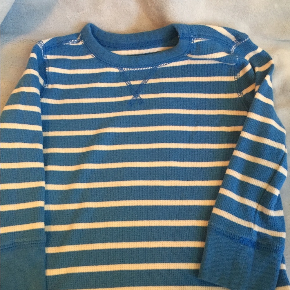 4 shirts - Picture 4 of 8